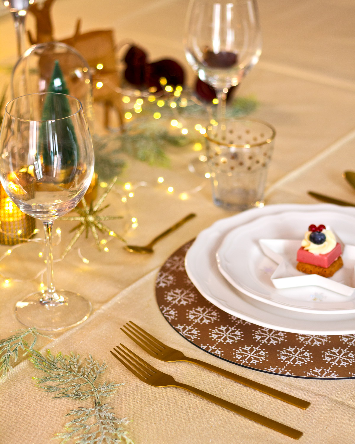 sottopiatto-natale-oro